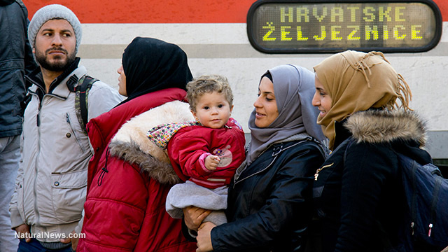 Editorial-Use-Middle-East-Refugees-Waiting-Line