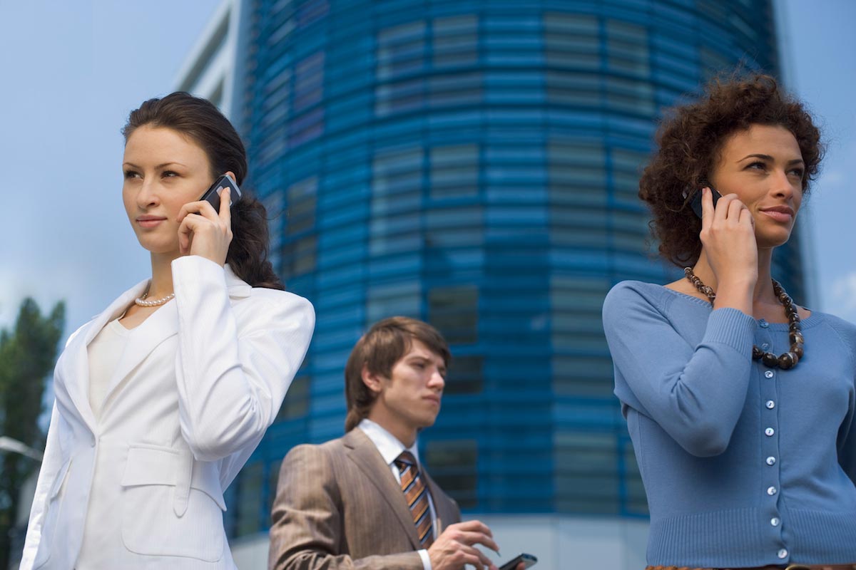 Three-People-Cell-Phones-Privacy